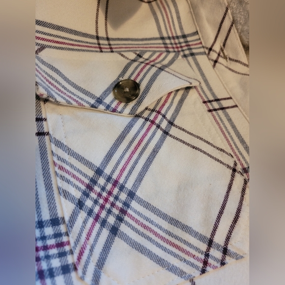 Woods Women's Evelyn Plaid Shacket Size Small - Picture 8 of 10